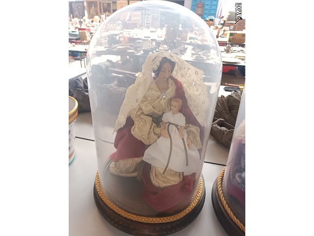 Lot 241 - globe maria met kind. 2 stuks - afbeelding 3 van  3