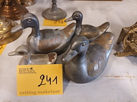 Lot 241 - metalen eenden. 4 stuks - afbeelding 1 van  4