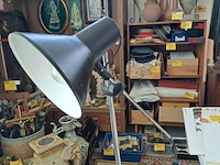 Lot 241 - vintage zwart en zilverkleurige vloerlamp uit de jaren 70 - afbeelding 2 van  3