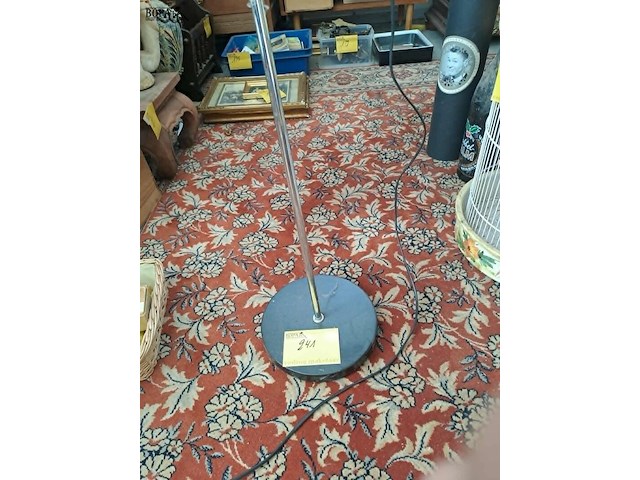 Lot 241 - vintage zwart en zilverkleurige vloerlamp uit de jaren 70 - afbeelding 3 van  3