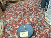 Lot 241 - vintage zwart en zilverkleurige vloerlamp uit de jaren 70 - afbeelding 3 van  3