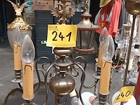 Lot 241 - vlaamse luster in koper - afbeelding 1 van  3