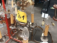 Lot 241 - vlaamse luster in koper - afbeelding 2 van  3