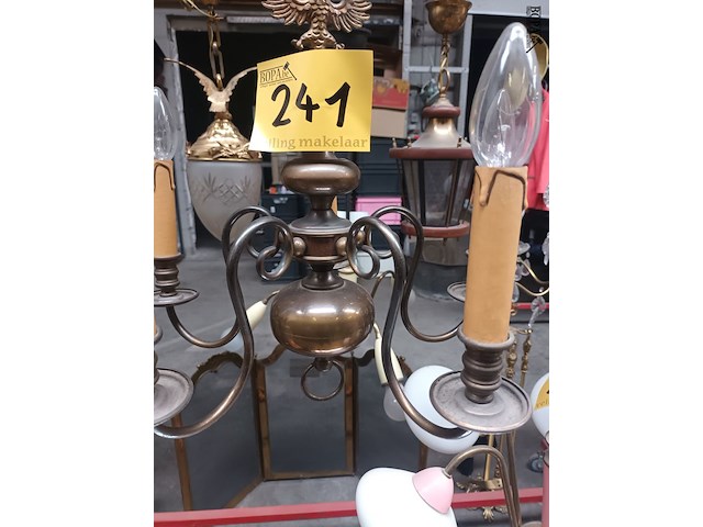 Lot 241 - vlaamse luster in koper - afbeelding 3 van  3