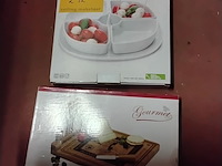 Lot 242 - aperitief schaaltjes en kaasbord nieuw - afbeelding 1 van  1