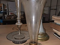Lot 242 - art deco lamp en vazen. 3 stuks