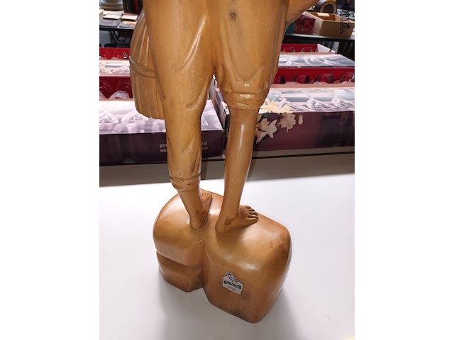 Lot 242 - houten beeld visser - afbeelding 3 van  3