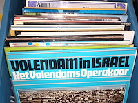Lot 242 - lp’s en singles. 104 stuks - afbeelding 4 van  5
