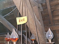 Lot 242 - luster met olielampen - afbeelding 1 van  1