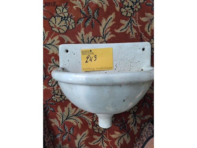 Lot 243 - antieken witurinoir voor mannen 29*28 - afbeelding 1 van  1