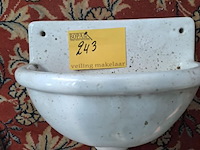 Lot 243 - antieken witurinoir voor mannen 29*28 - afbeelding 1 van  1