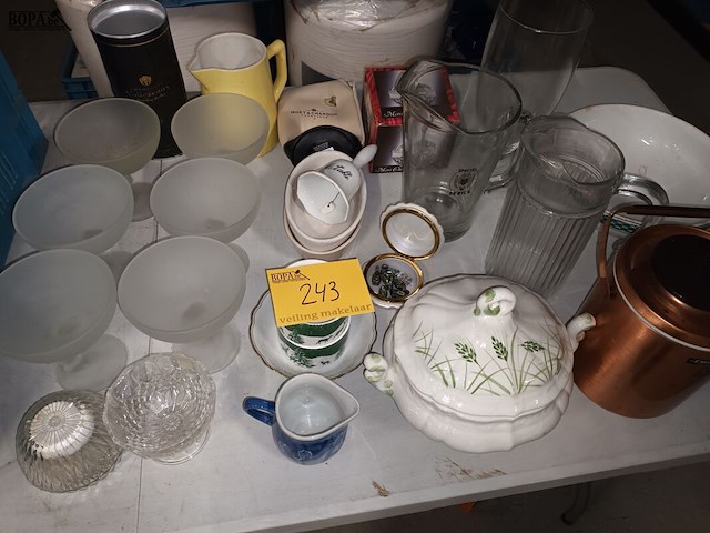 Lot 243 - huisraad. 26 stuks - afbeelding 1 van  6