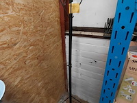 Lot 243 - moderne kapstok zwart - afbeelding 3 van  4