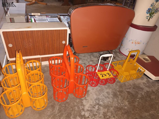 Lot 243 - retro huisraad. 10 stuks - afbeelding 1 van  5