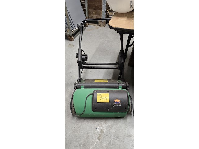 Lot 243 - verticulteerder topcraft - afbeelding 1 van  3