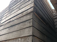 Lot 244 - houten kist met houtrestanten. 6 stuks