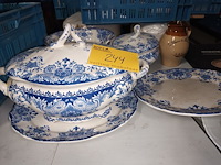 Lot 244 - huisraad en servies. 11 stuks - afbeelding 2 van  6