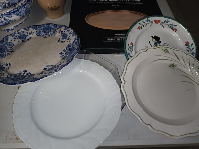 Lot 244 - huisraad en servies. 11 stuks - afbeelding 3 van  6