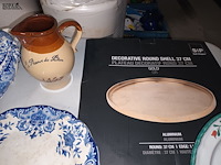 Lot 244 - huisraad en servies. 11 stuks - afbeelding 4 van  6