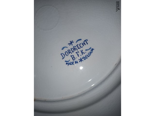 Lot 244 - huisraad en servies. 11 stuks - afbeelding 6 van  6