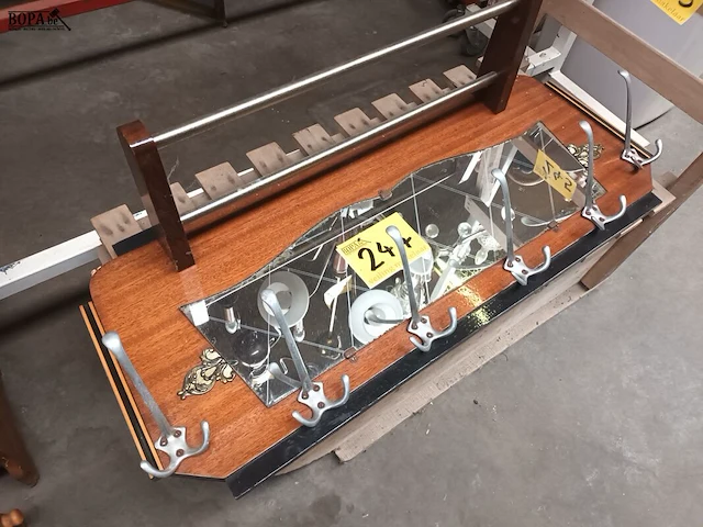Lot 244 - kapstok - afbeelding 2 van  3