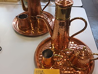 Lot 244 - koffiestel in koper. 2 stuks - afbeelding 1 van  5