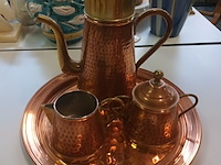 Lot 244 - koffiestel in koper. 2 stuks - afbeelding 2 van  5