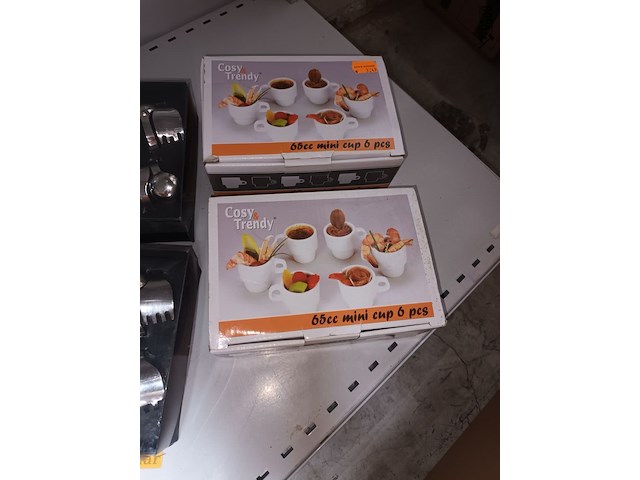 Lot 245 - amusepotjes en lepels - 4 doosjes - afbeelding 4 van  4