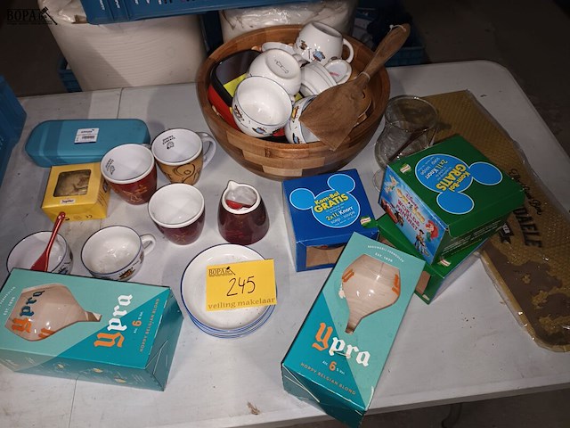 Lot 245 - huisraad - afbeelding 1 van  5