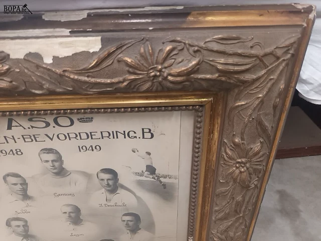 Lot 245 - kader voetbal oostende 1949 - afbeelding 2 van  6