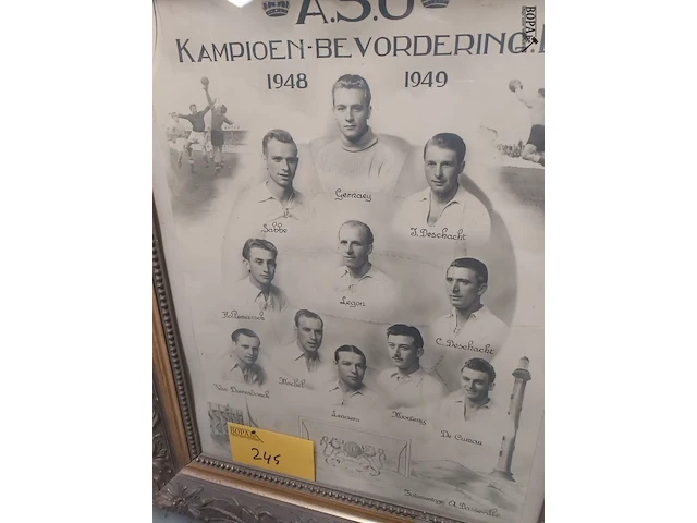 Lot 245 - kader voetbal oostende 1949 - afbeelding 4 van  6