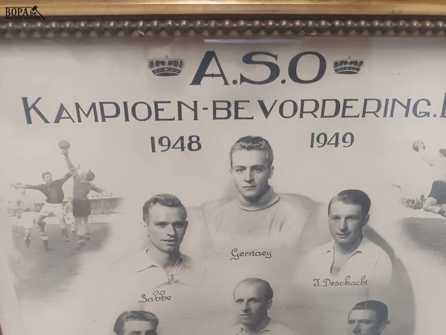 Lot 245 - kader voetbal oostende 1949 - afbeelding 5 van  6