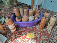 Lot 245 - lot oude jeneverflessen : bols, filliers, etc - afbeelding 1 van  3