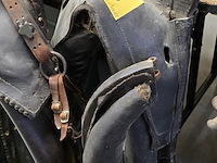 Lot 245 - oude paarden halsters en juk - afbeelding 3 van  5