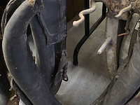 Lot 245 - oude paarden halsters en juk - afbeelding 4 van  5