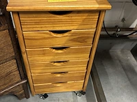 Lot 245 - vintage grenen ladenkastje 6 lades