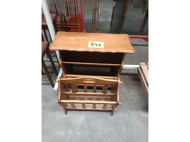 Lot 246 - krantenrekjes. 2 stuks - afbeelding 1 van  4