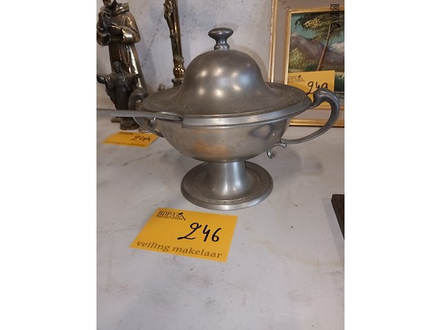 Lot 246 - soepterrine in tin - afbeelding 2 van  4