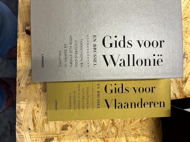 Lot 247 - gids voor wallonie -gids voor vlaanderen 2 delig boek - afbeelding 2 van  9