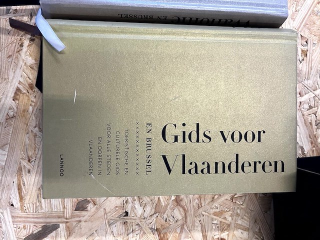 Lot 247 - gids voor wallonie -gids voor vlaanderen 2 delig boek - afbeelding 6 van  9