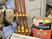 Lot 247 - houten speelgoed 3 stuks - afbeelding 1 van  4