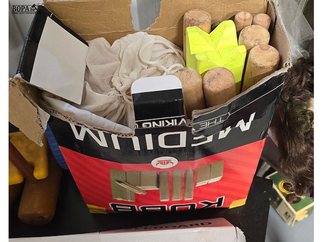 Lot 247 - houten speelgoed 3 stuks - afbeelding 3 van  4