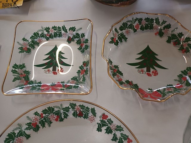 Lot 247 - kerstschalen. 4 stuks - afbeelding 3 van  4