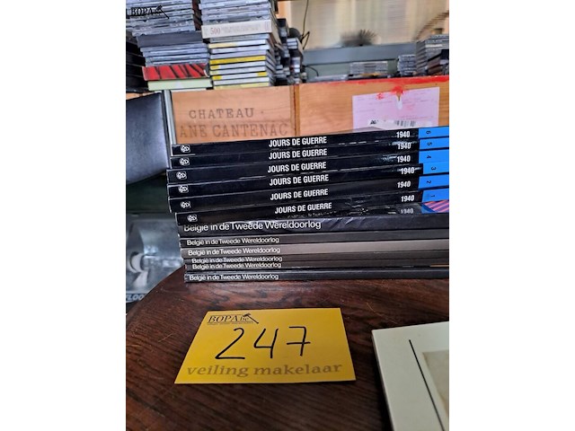 Lot 247 - lot boeken woii: 2 x 6-delige reeks - 16 stuks - afbeelding 2 van  2