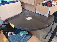 Lot 247 - ronde tafel - afbeelding 1 van  2