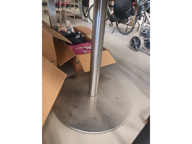 Lot 247 - ronde tafel - afbeelding 2 van  2