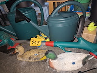 Lot 247 - tuinmateriaal. 15 stuks - afbeelding 3 van  4