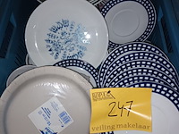 Lot 247 - vintage borden - afbeelding 1 van  3