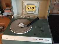 Lot 247 - vintage platenspeler - afbeelding 1 van  4