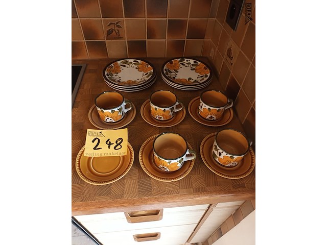 Lot 248 - boch servies. 17 stuks - afbeelding 1 van  5